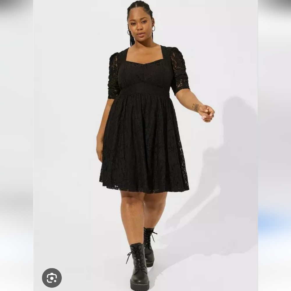 Torrid Mini Stretch Lace Ruched Sleeve Skater Dress Romantic Goth Sz. 10
